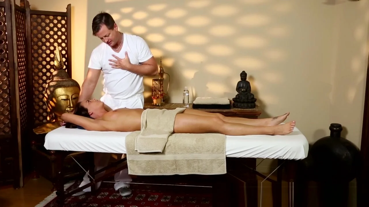 Gorgeous amateur spoon fucked by masseur