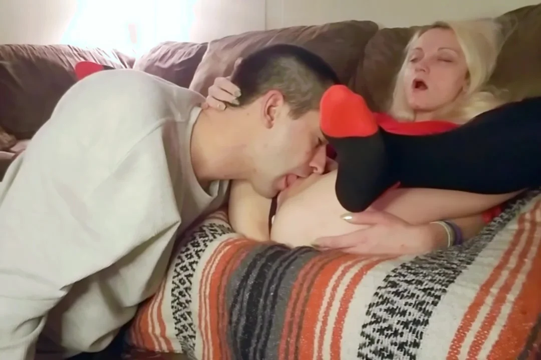 !!! !!! Eating A Tight Pussy Out Of A Young Cutie !!! !!!