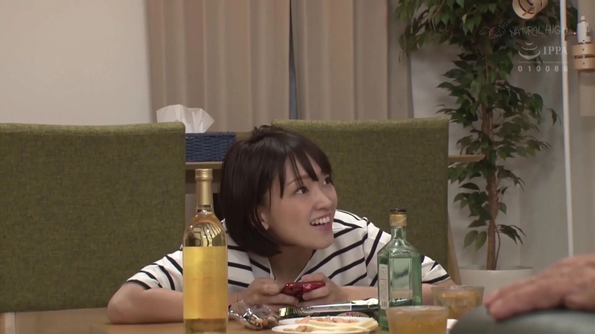 JAV - school girls do it secretly in front of family (nhdtb 213)