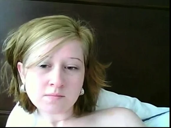 Webcam Teen blessed with that perfect innie pussy
