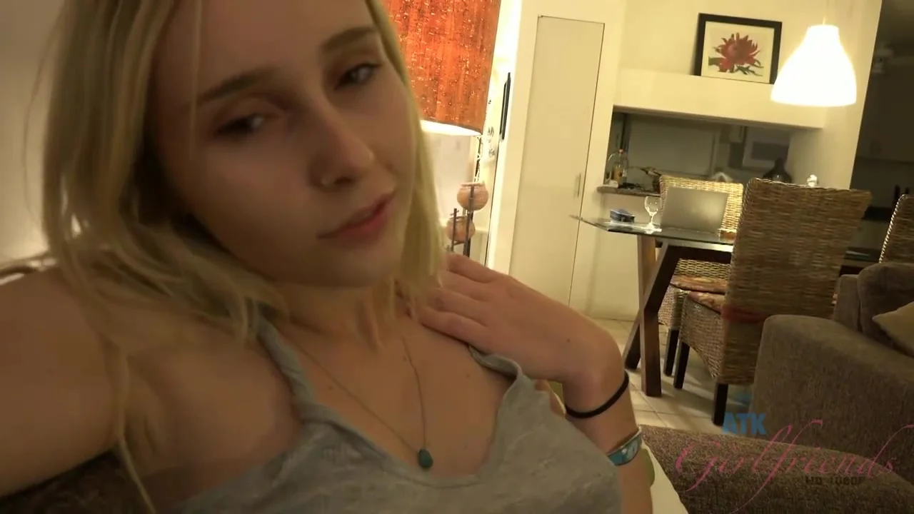 Peyton Coast In The Creampie Flows Out Of Her Pussy