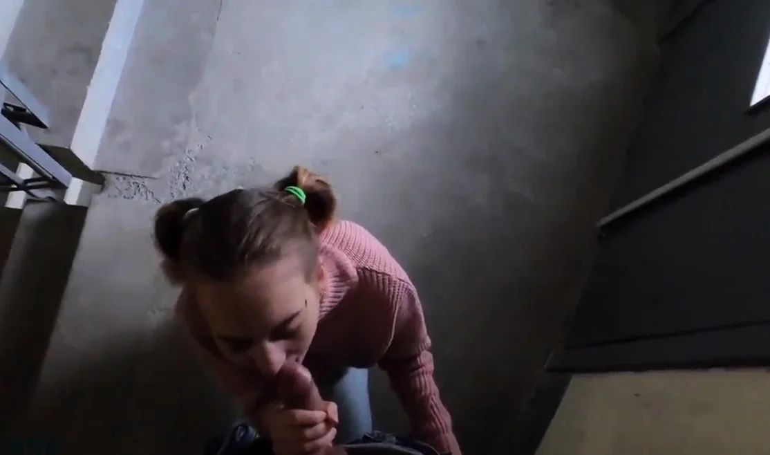 Fucked a modest girlfriend in a public place