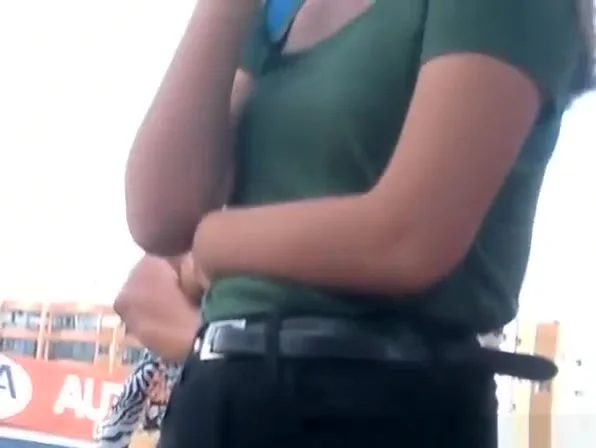 Cameltoe on teen 18+ wearing tight jeans