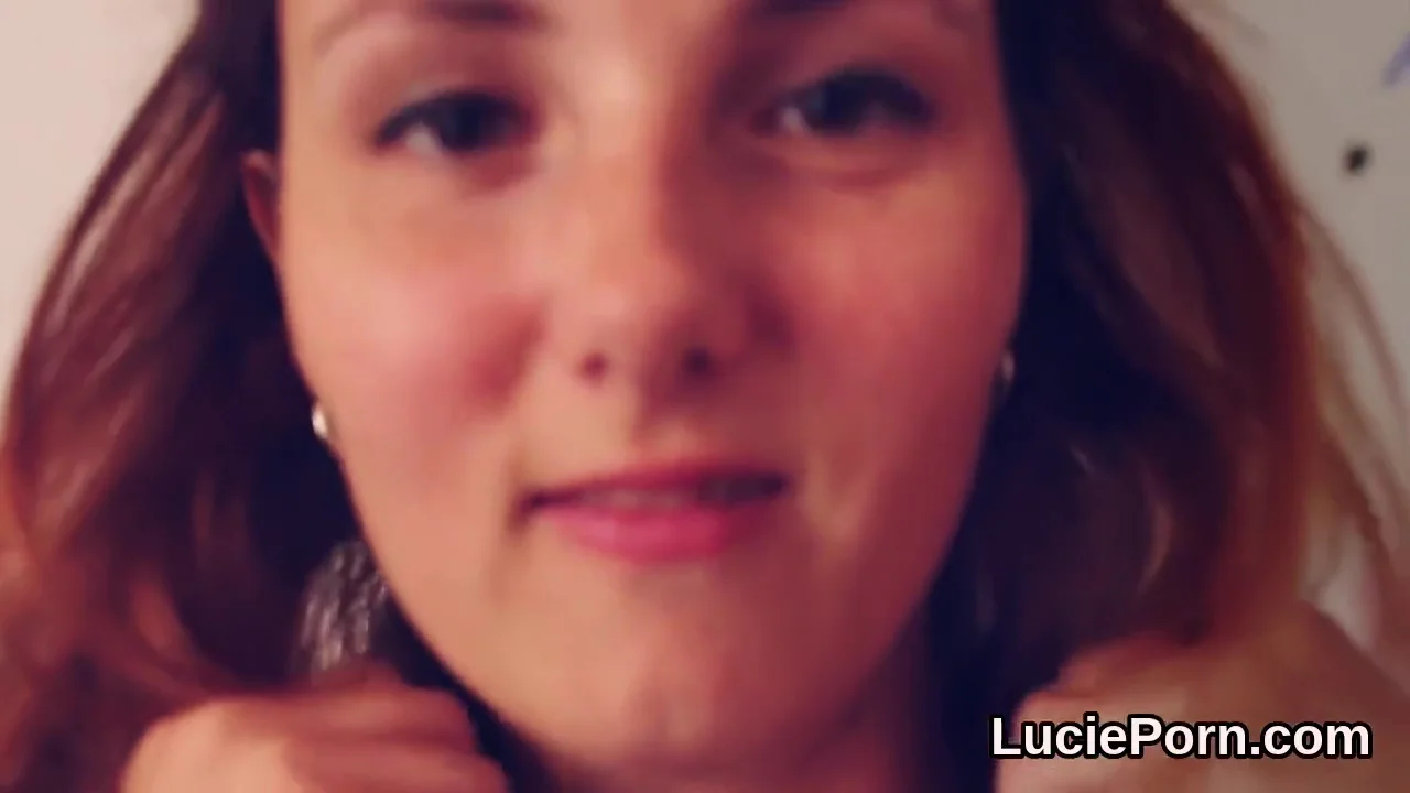 Amateur Lesbian Kittens Get Their Licked An With Juicy Holes