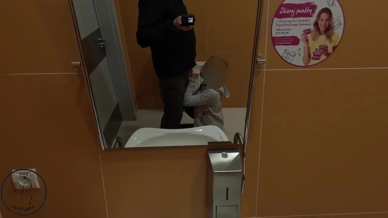 I Fuck A Young Student 18+ For Money In A Public Toilet