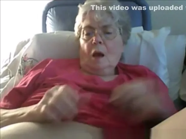 Granny masturbating. Amateur