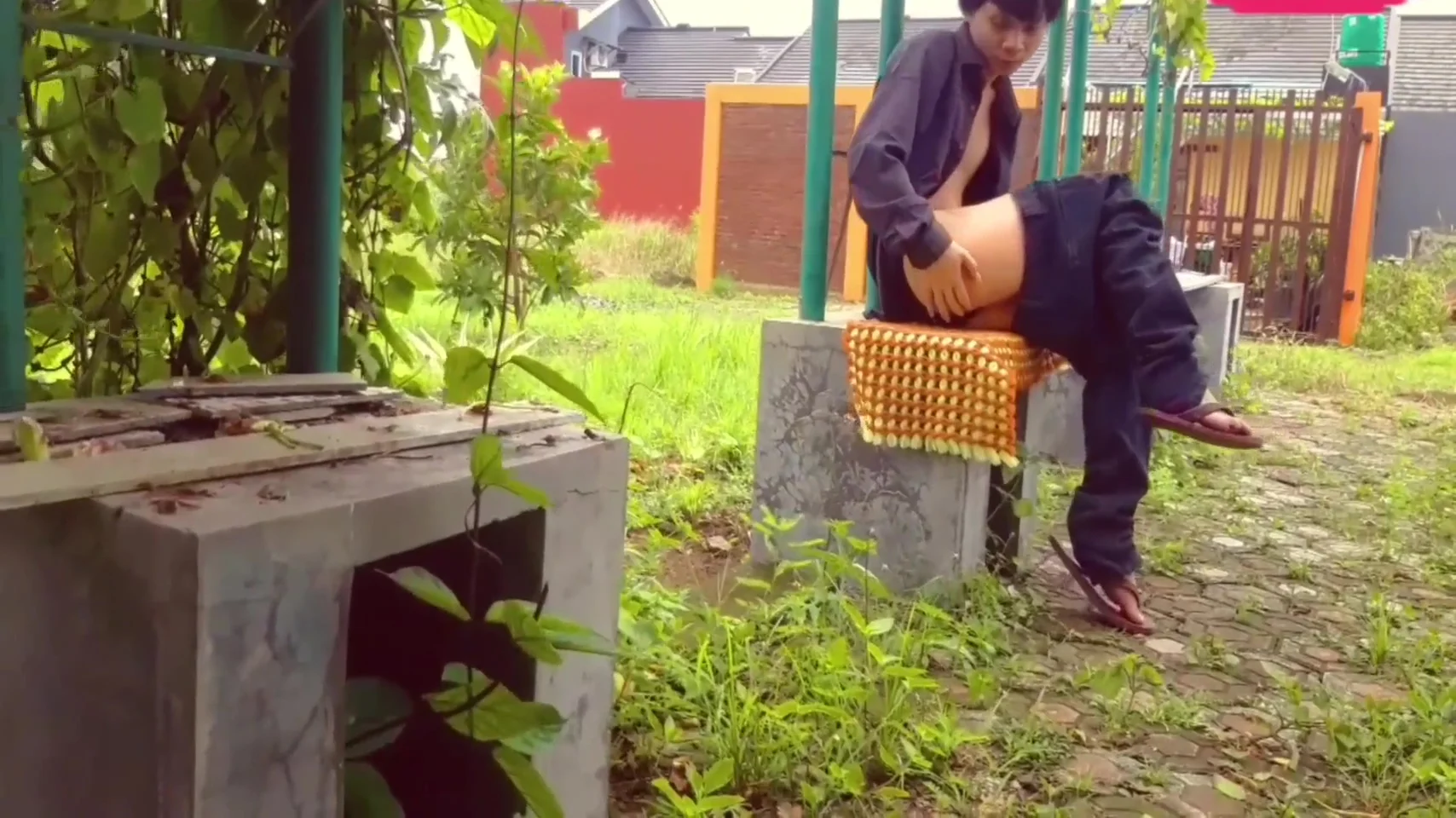 [hansel Thio Channel] Public Nude - I Explore Downtown Garden For Practice Photo Shoot Job When On And Off 2 14 Min With Day Light