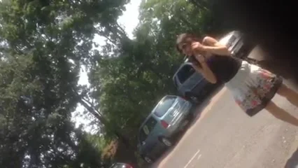 teen 18+ auf dem Parkplatz