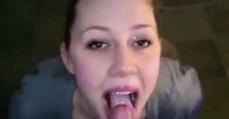 Deepthroat wet blowjob - Cumshot in the mouth