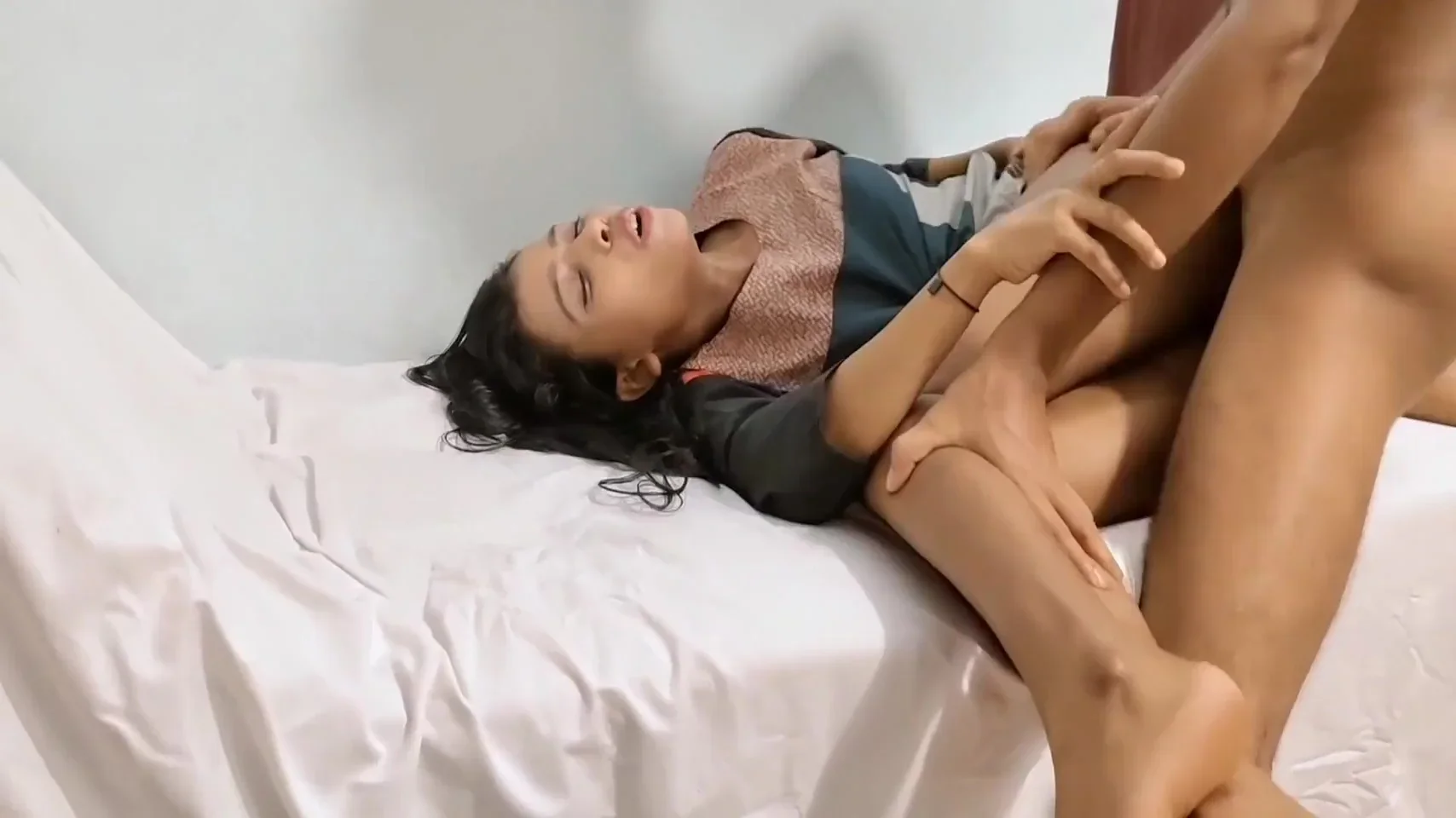 Desi Indian Bhabhi Was Alone At Home, Devar Has Taken The Advantage Of The Situation And Fucked 10 Min With Sexy Mamta