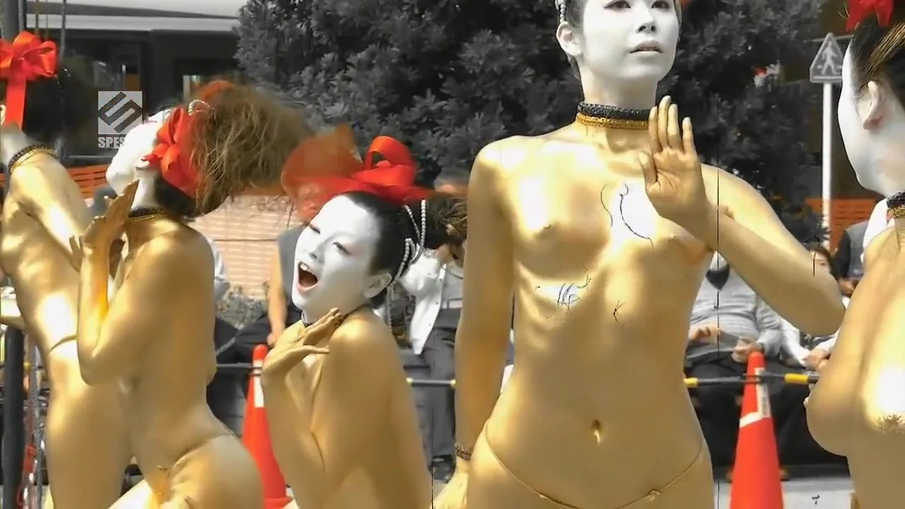 Gold Naked Suginami KU Toky