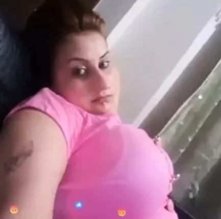 Desi Paki House wife FaceBook Live Big Boobs