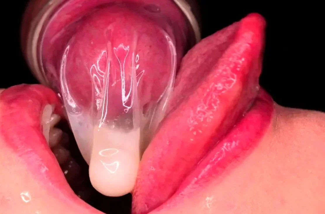 CLOSE UP: HORNY CONDOM BLOWJOB! She REMOVED the CONDOM and
