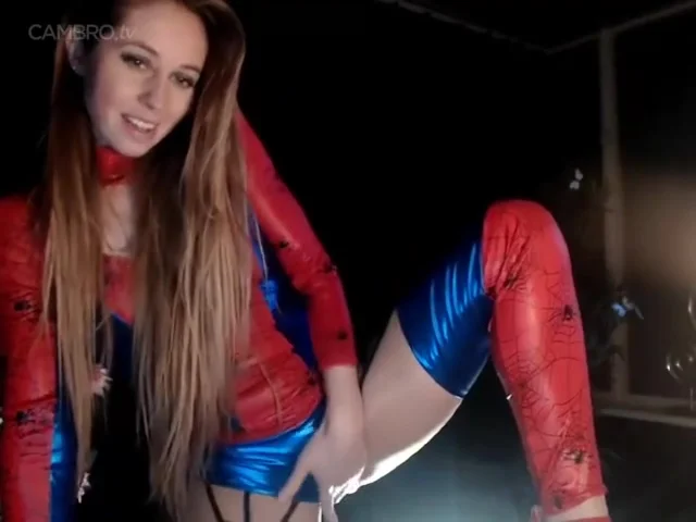 Blonde Euro Babe Makes Out While Masturbating