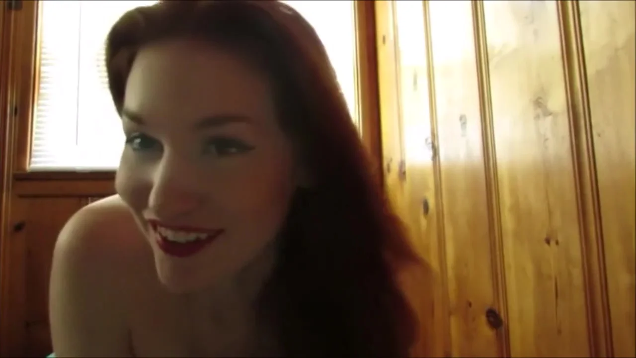 Redhead Hottie Fingering Her Hot Pussy