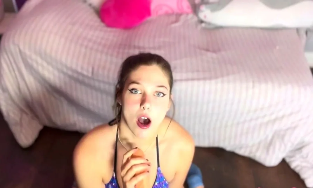 Ellie Skyes – Daddy’s Lil Pool Party Slut
