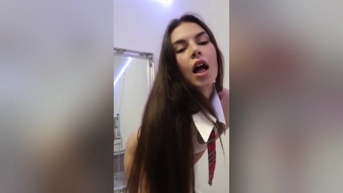Lauren Alexis Striptease Video