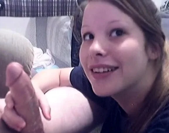 Hot amateur teens gives double blowjob cumshot