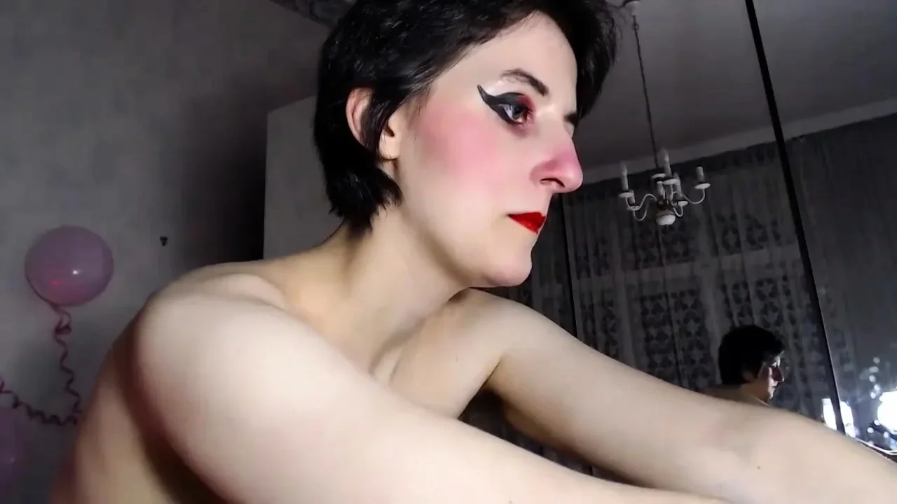 Birthday Spanks - Nipple Clamps on Arab Webcam Girl