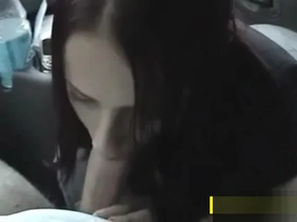 Cheap hooker sucking dick in a car