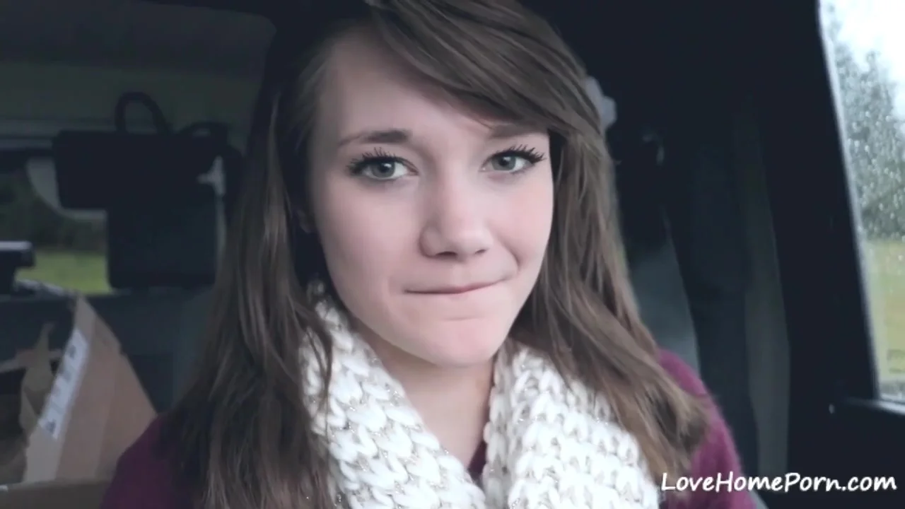 A sweet amateur shows us her sucking skills
