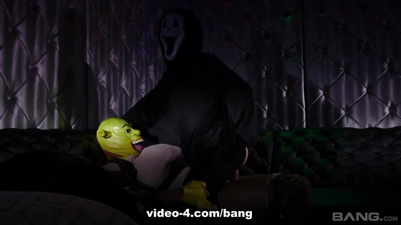 Evelyn Gets Kinky And Fucks A Stranger As Both Are In Halloween Costumes - BANG!