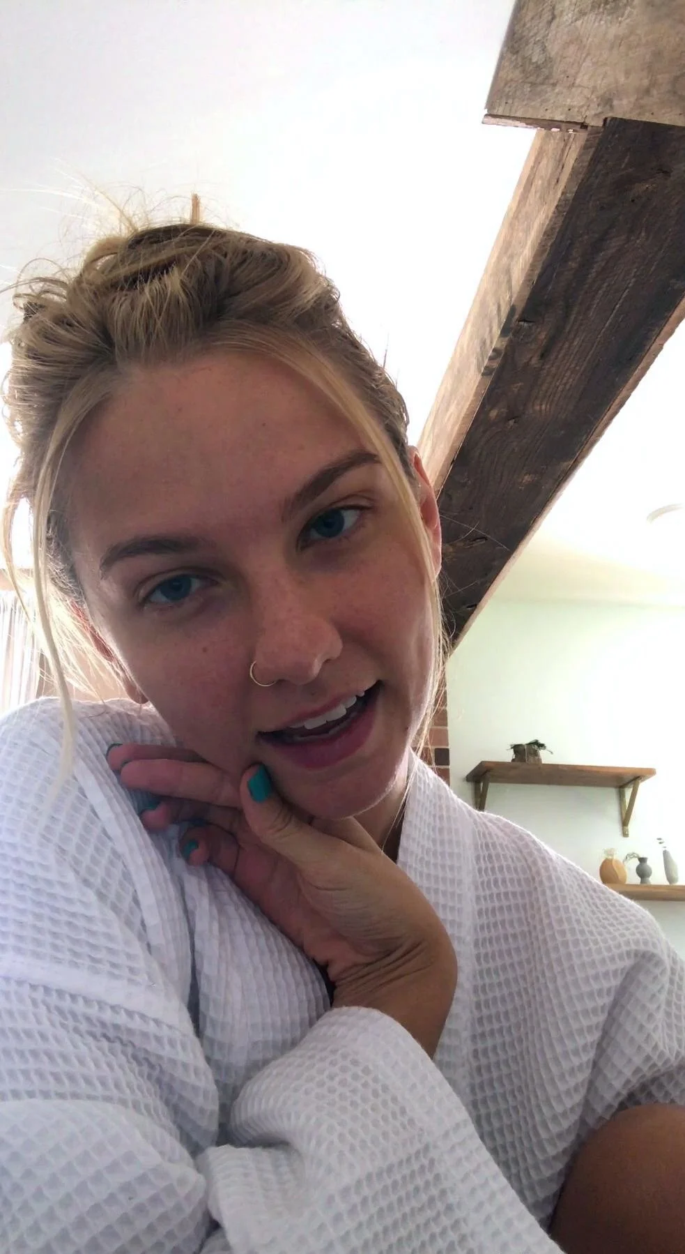 Amateur Webcam Cute Teen Plays Solo with Big Dildo