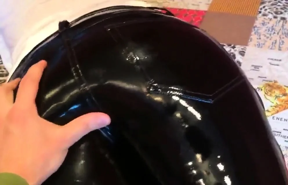 Squeezingmy  ass in shiny vinyl pants