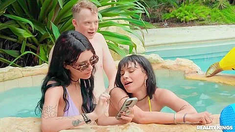 Randy Teen 18+ Whore Ari Alectra Porn Video