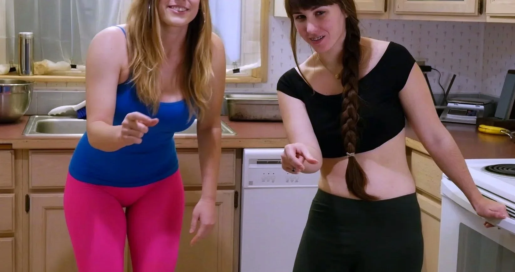 Amateur blonde and brunette suck guys at dorm party