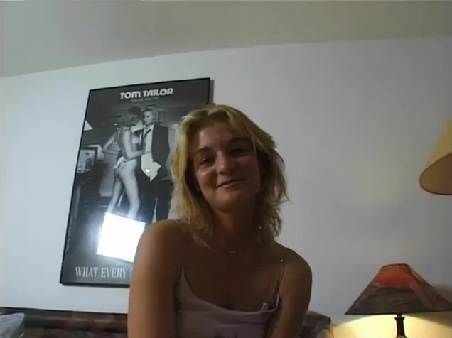 Blonde amateur rubbing her pussy - Julia Reaves