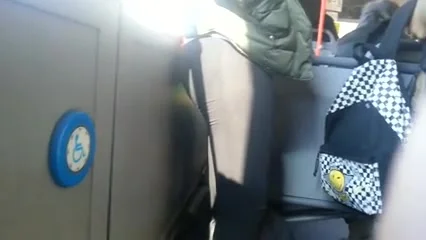 Legginsarsch im Bus