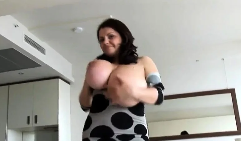 Buxom mature cow Milena - Boob play solo