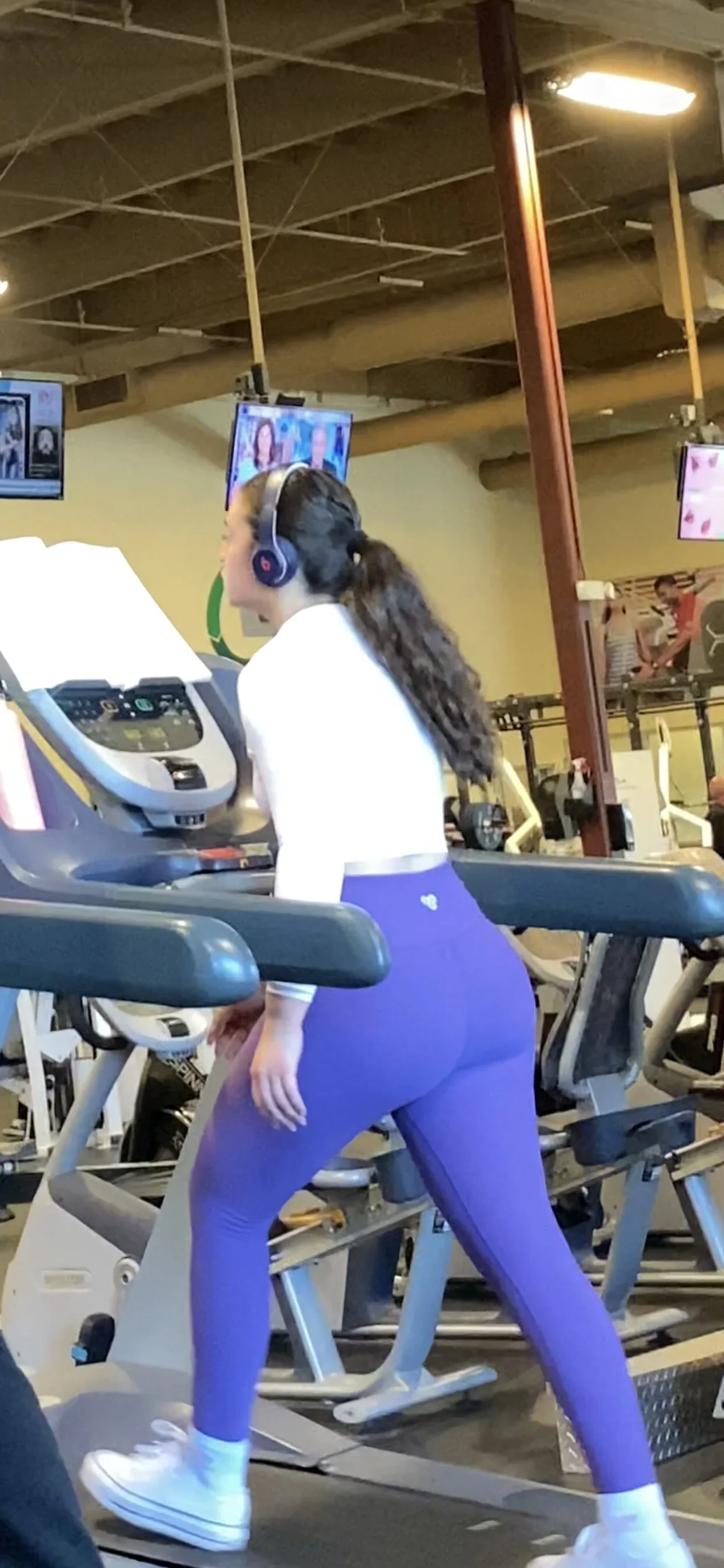 gym candid big booty asian