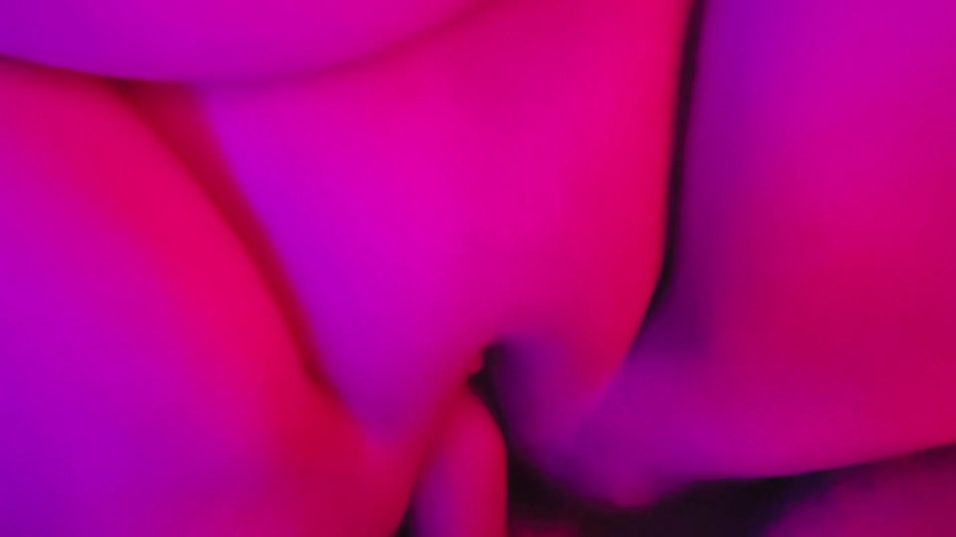Tight teen 18+ Likes Big Dick