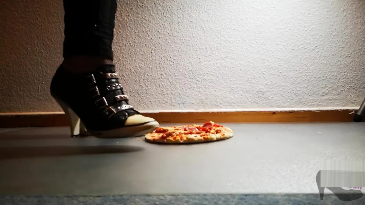 AdriCrush slippery pizza in emo converse high heels