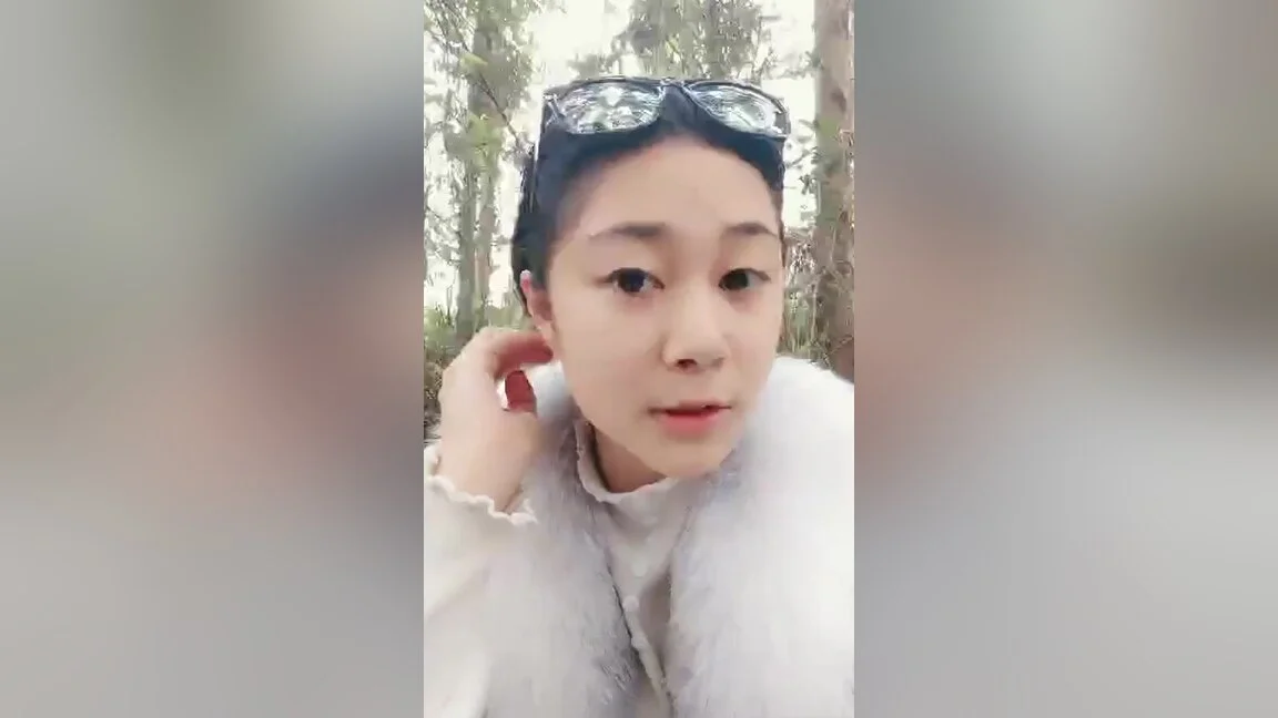 asian teen 18+ showing her tits