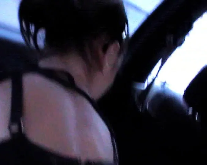 Naughty amateur works her peach on her boyfriend's prick in the car