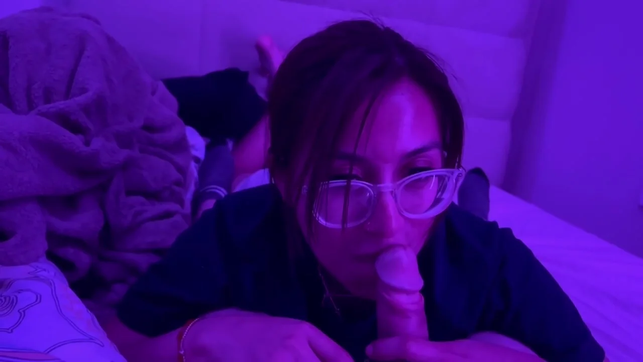 teen 18+ Gives Sloppy Edging Blowjob