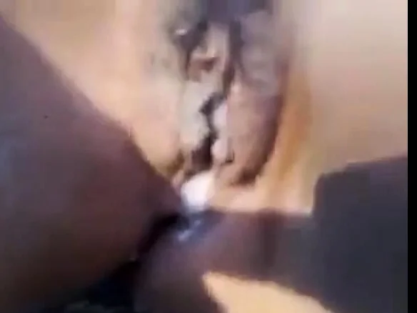 Brazilian hooker fucked by customer in outdoor