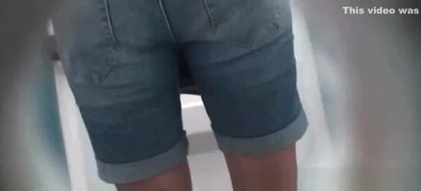 Gorgeous girl caught peeing