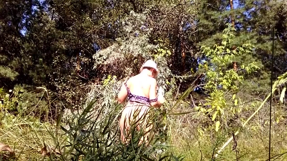 In The Forest Fuck Pussy Dildo And Orgasm