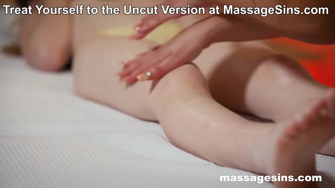 Masseuse Rubs me in all the Right Places! Maya Sinn & Asandra Dewy for MassageSins