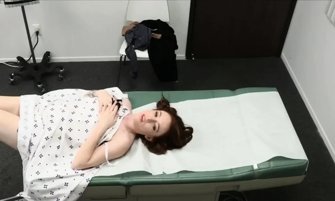 Redhead patients deep dicking on the exam table