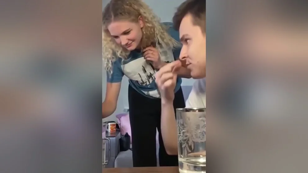 Girlfriend Shows Her Tits On Friends Livestream 