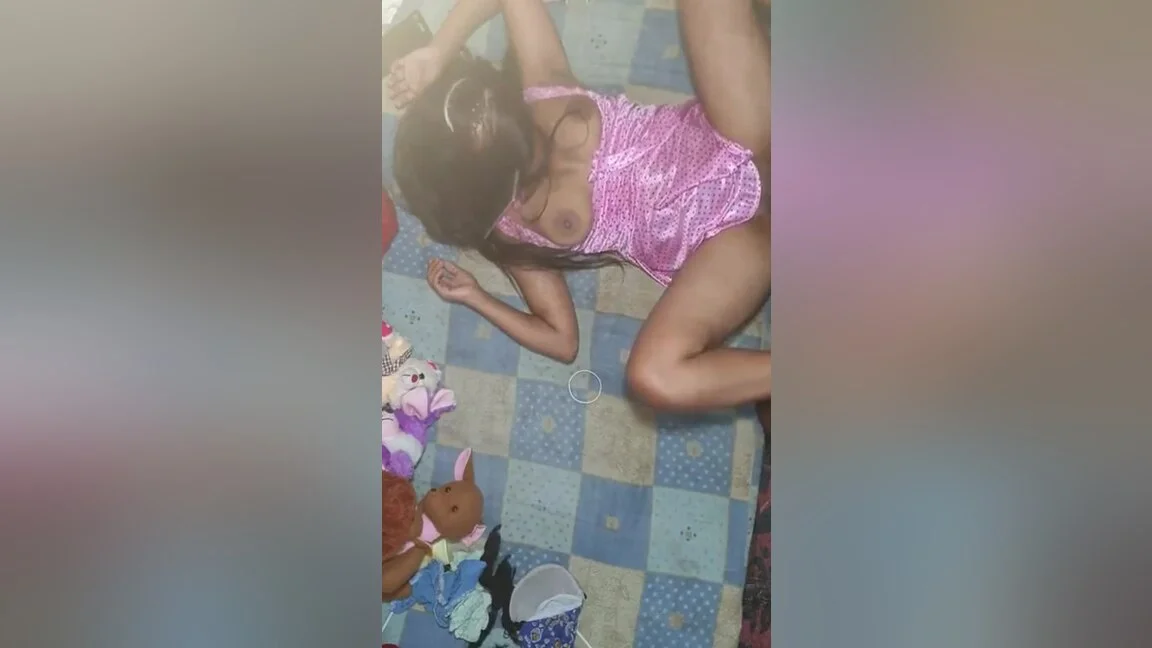 Blindfold Slut Wife Screeming When Husband Fucks