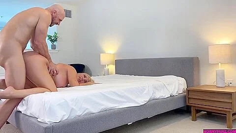 Passionate Sex Of A Milf In A Hotel Room - Dana Dearmond And Johnny Sins