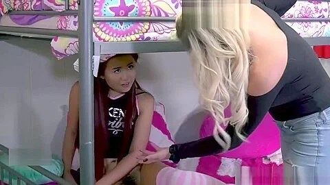 Elle Voneva spread legs and gets her Asian cootie eaten