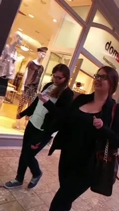 She had some big fat tits bouncin!