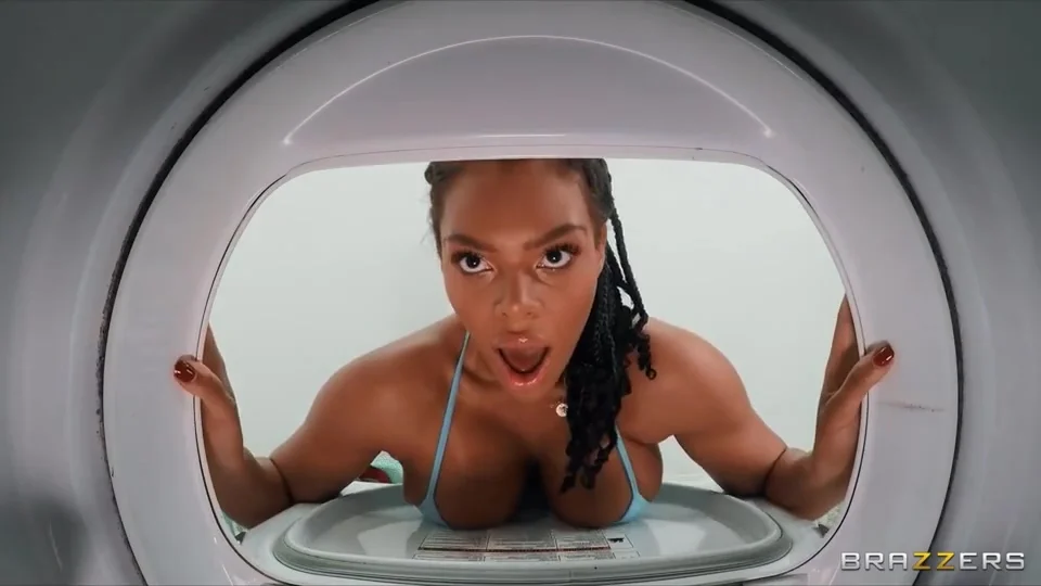 Ebony Appetizing Babe Halle Hayes Hot Porn Video